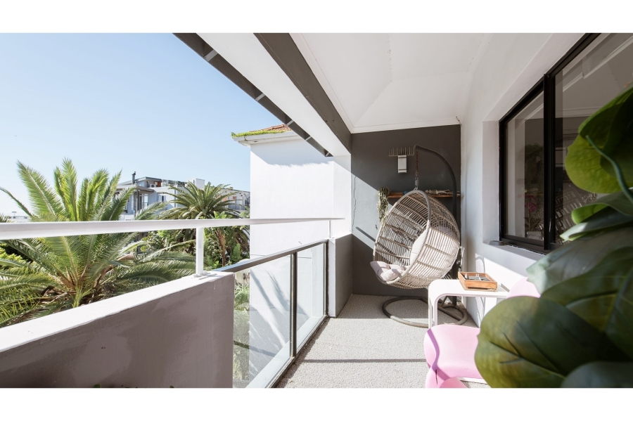 5 Bedroom Property for Sale in Green Point Western Cape